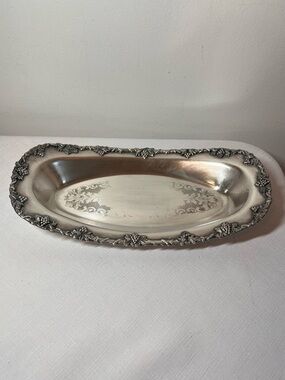 Old English Reproduction Oval Serving Platter Grapes and Leaves. Made Canada